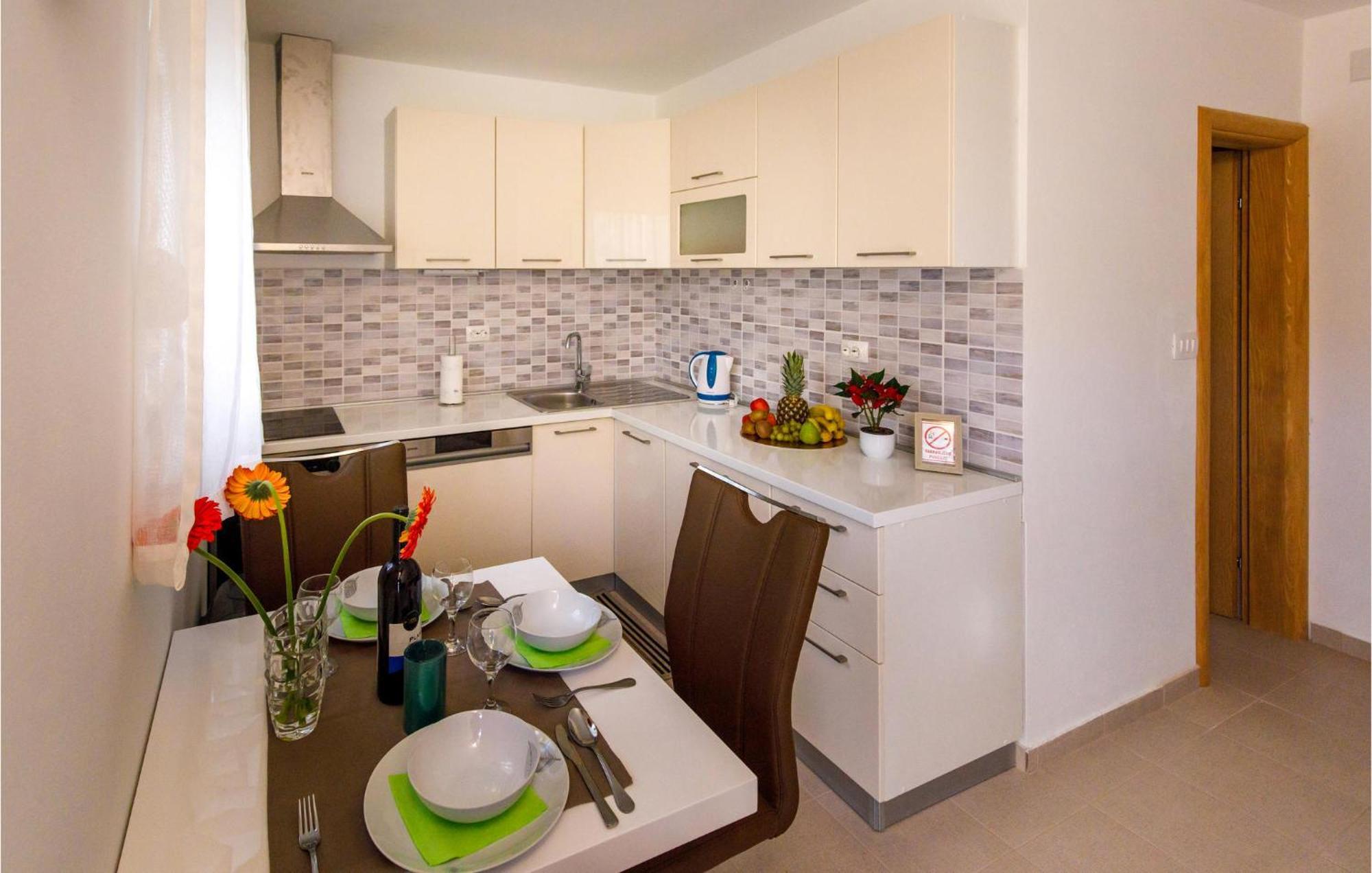 Gorgeous Home In Knin With Kitchen Kovacic Ngoại thất bức ảnh